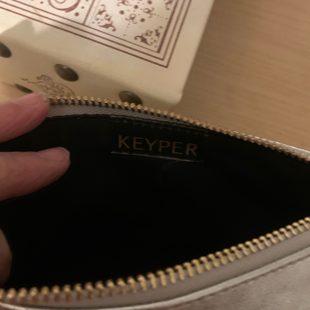 Keeper Wristlet Removable Handle With Key Chain - image 8